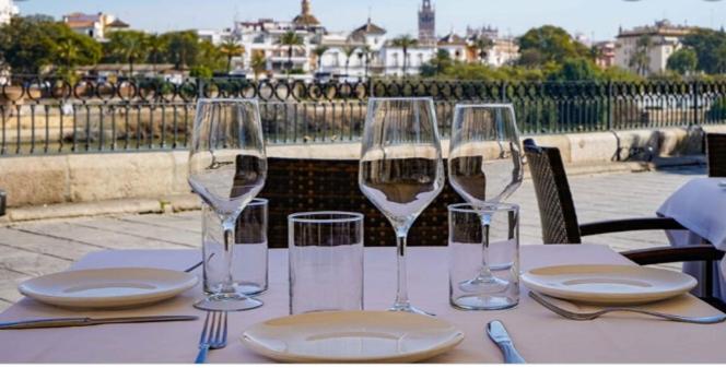 Apartamento Acogedor Junto A Calle Betis, Triana-Los Remedios Sevilla Exteriér fotografie